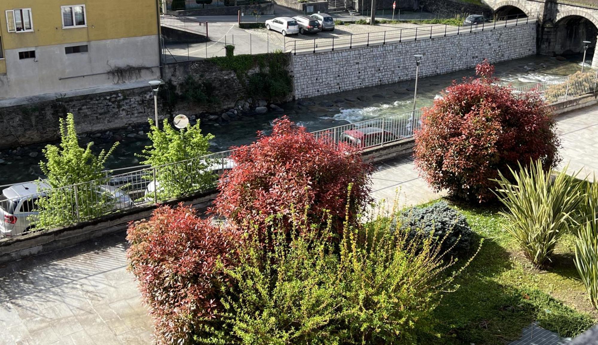 Lake And River Feelings - Dervio Apartment Luaran gambar